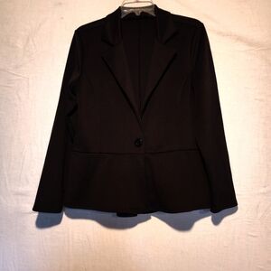 Sophisticated Women's Black Blazer